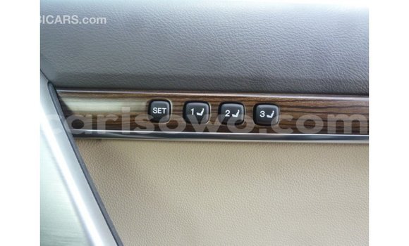 Acheter Import Voiture Toyota Land Cruiser Noir à Import - Dubai, Benin Acheter Import Voiture Toyota Land Cruiser Noir à Import - Dubai, Benin