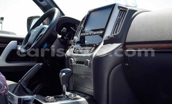 Acheter Neuf Voiture Toyota Land Cruiser Noir à Abomey, Benin Acheter Neuf Voiture Toyota Land Cruiser Noir à Abomey, Benin