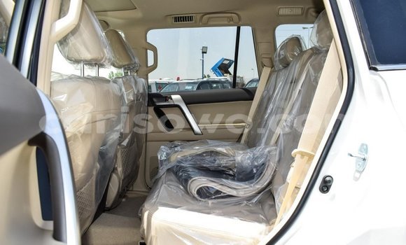Acheter Neuf Voiture Toyota Land Cruiser Prado Blanc à Abomey, Benin Acheter Neuf Voiture Toyota Land Cruiser Prado Blanc à Abomey, Benin
