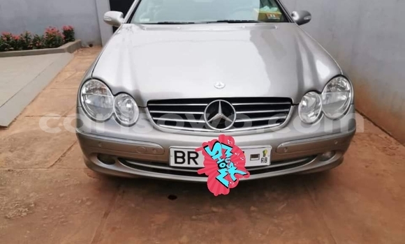 Ra Àlòkù Mercedes-Benz CLK–Class Silver Ọkọ̀ in Cotonou ni Benin Ra Àlòkù Mercedes-Benz CLK–Class Silver Ọkọ̀ in Cotonou ni Benin