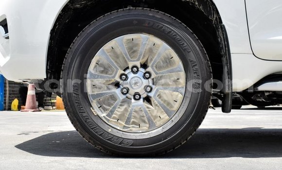 Acheter Neuf Voiture Toyota Land Cruiser Prado Blanc à Abomey, Benin Acheter Neuf Voiture Toyota Land Cruiser Prado Blanc à Abomey, Benin