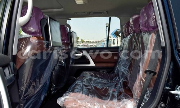 Acheter Neuf Voiture Toyota Land Cruiser Noir à Abomey, Benin Acheter Neuf Voiture Toyota Land Cruiser Noir à Abomey, Benin