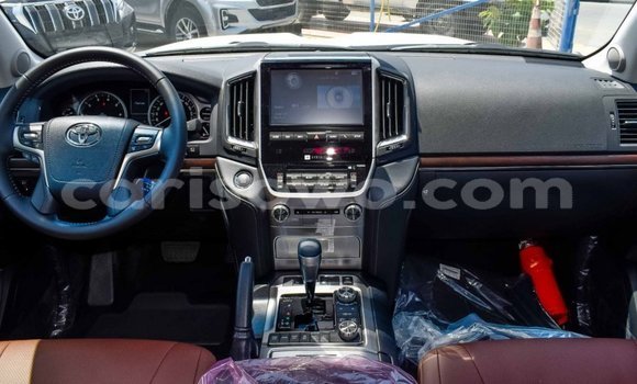 Acheter Neuf Voiture Toyota Land Cruiser Noir à Abomey, Benin Acheter Neuf Voiture Toyota Land Cruiser Noir à Abomey, Benin