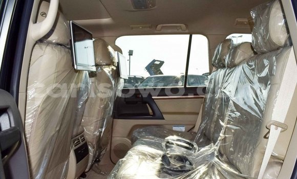 Acheter Neuf Voiture Toyota Land Cruiser Noir à Abomey, Benin Acheter Neuf Voiture Toyota Land Cruiser Noir à Abomey, Benin