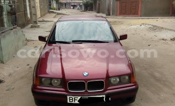 Ra Àlòkù BMW 3–Series Red Ọkọ̀ in Cotonou ni Benin Ra Àlòkù BMW 3–Series Red Ọkọ̀ in Cotonou ni Benin