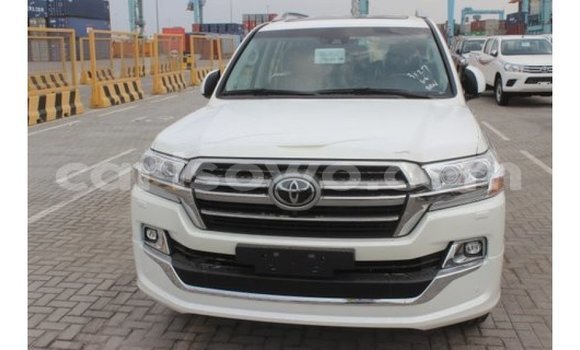 Ra Imported Toyota Land Cruiser funfun Ọkọ̀ in Import - Dubai ni Benin Ra Imported Toyota Land Cruiser funfun Ọkọ̀ in Import - Dubai ni Benin