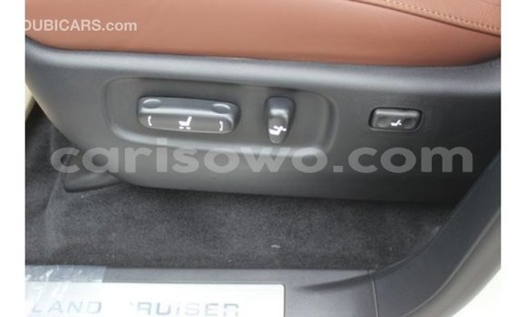 Ra Imported Toyota Land Cruiser funfun Ọkọ̀ in Import - Dubai ni Benin Ra Imported Toyota Land Cruiser funfun Ọkọ̀ in Import - Dubai ni Benin