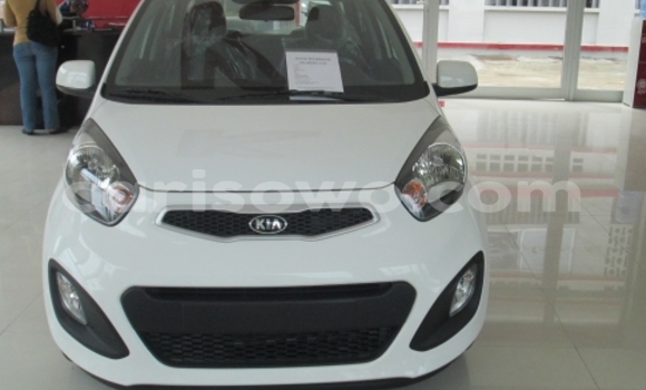 Buy New Kia Carens White Car in Cotonou in Benign Buy New Kia Carens White Car in Cotonou in Benign