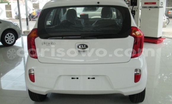 Buy New Kia Carens White Car in Cotonou in Benign Buy New Kia Carens White Car in Cotonou in Benign