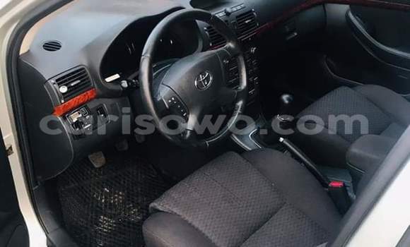 Ra Àlòkù Toyota Avensis Silver Ọkọ̀ in Cotonou ni Benin Ra Àlòkù Toyota Avensis Silver Ọkọ̀ in Cotonou ni Benin