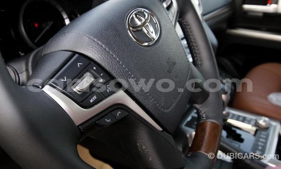 Acheter Import Voiture Toyota Land Cruiser Noir à Import - Dubai, Benin Acheter Import Voiture Toyota Land Cruiser Noir à Import - Dubai, Benin