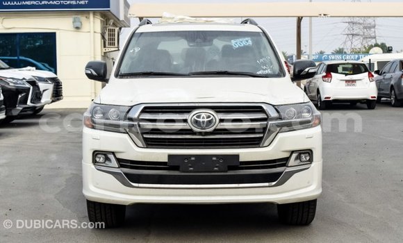 Sayi Imported Toyota Land Cruiser White Mota in Import - Dubai a Benin Sayi Imported Toyota Land Cruiser White Mota in Import - Dubai a Benin