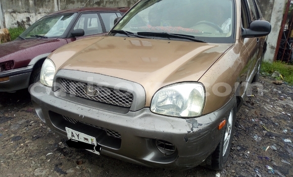 Acheter Occasion Voiture Hyundai Santa Fe Marron à Cotonou, Benin Acheter Occasion Voiture Hyundai Santa Fe Marron à Cotonou, Benin