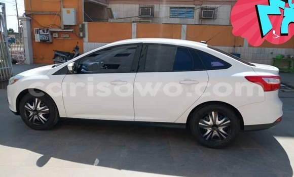 Acheter Occasion Voiture Ford Focus Blanc à Cotonou, Benin Acheter Occasion Voiture Ford Focus Blanc à Cotonou, Benin