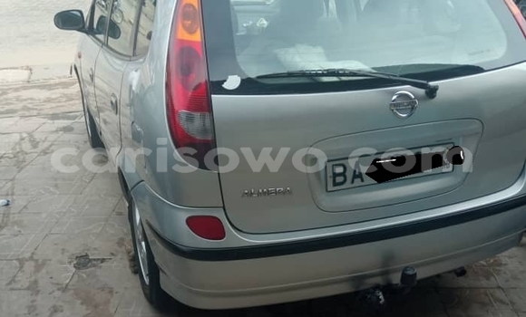 Sayi Na hannu Nissan Almera Tino Green Mota in Cotonou a Benin Sayi Na hannu Nissan Almera Tino Green Mota in Cotonou a Benin