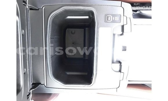 Acheter Import Voiture Toyota Land Cruiser Noir à Import - Dubai, Benin Acheter Import Voiture Toyota Land Cruiser Noir à Import - Dubai, Benin