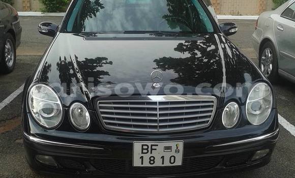 Acheter Occasion Voiture Mercedes-Benz E–Class Noir à Cotonou, Benin Acheter Occasion Voiture Mercedes-Benz E–Class Noir à Cotonou, Benin