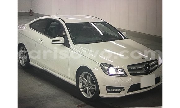 Buy Import Mercedes-Benz 190 White Car in Import - Dubai in Benign Buy Import Mercedes-Benz 190 White Car in Import - Dubai in Benign
