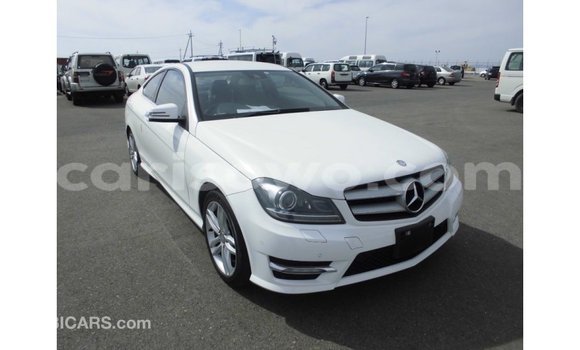Buy Import Mercedes-Benz 190 White Car in Import - Dubai in Benign Buy Import Mercedes-Benz 190 White Car in Import - Dubai in Benign