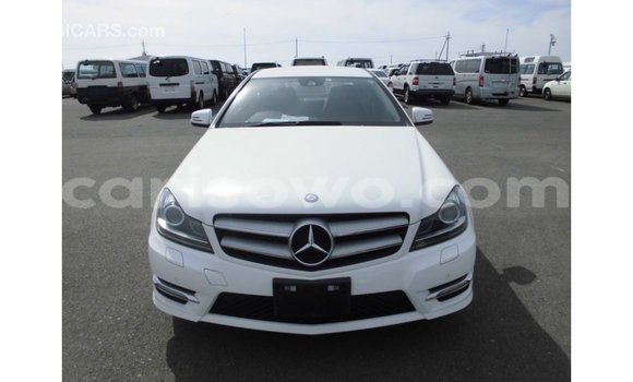 Buy Import Mercedes-Benz 190 White Car in Import - Dubai in Benign Buy Import Mercedes-Benz 190 White Car in Import - Dubai in Benign