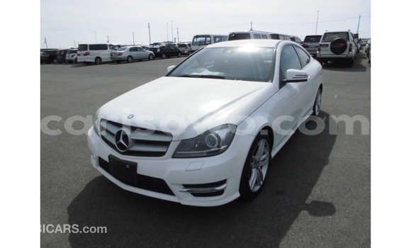 Buy Import Mercedes-Benz 190 White Car in Import - Dubai in Benign Buy Import Mercedes-Benz 190 White Car in Import - Dubai in Benign