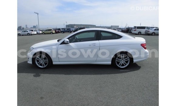 Buy Import Mercedes-Benz 190 White Car in Import - Dubai in Benign Buy Import Mercedes-Benz 190 White Car in Import - Dubai in Benign