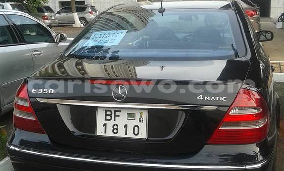 Acheter Occasion Voiture Mercedes-Benz E–Class Noir à Cotonou, Benin Acheter Occasion Voiture Mercedes-Benz E–Class Noir à Cotonou, Benin