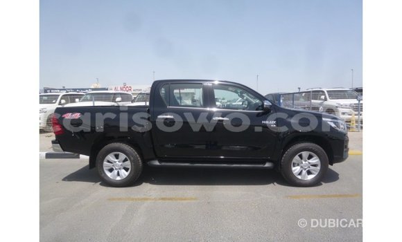 Sayi Imported Toyota Hilux Black Mota in Import - Dubai a Benin Sayi Imported Toyota Hilux Black Mota in Import - Dubai a Benin