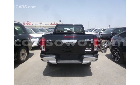 Sayi Imported Toyota Hilux Black Mota in Import - Dubai a Benin Sayi Imported Toyota Hilux Black Mota in Import - Dubai a Benin