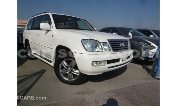 Acheter Import Voiture Toyota Land Cruiser Blanc à Import - Dubai, Benin Acheter Import Voiture Toyota Land Cruiser Blanc à Import - Dubai, Benin