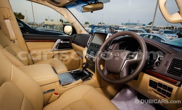 Buy Import Toyota Land Cruiser White Car in Import - Dubai in Benign Buy Import Toyota Land Cruiser White Car in Import - Dubai in Benign