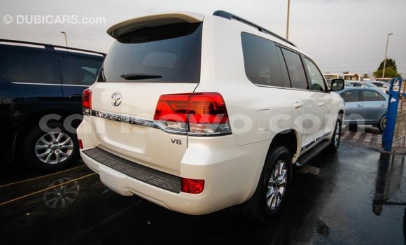 Buy Import Toyota Land Cruiser White Car in Import - Dubai in Benign Buy Import Toyota Land Cruiser White Car in Import - Dubai in Benign