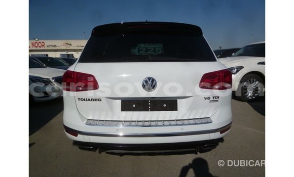 Acheter Import Voiture Volkswagen Touareg Blanc à Import - Dubai, Benin Acheter Import Voiture Volkswagen Touareg Blanc à Import - Dubai, Benin
