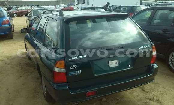Acheter Occasion Voiture Mitsubishi Lancer Vert à Porto Novo, Benin Acheter Occasion Voiture Mitsubishi Lancer Vert à Porto Novo, Benin