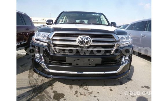 Acheter Import Voiture Toyota Land Cruiser Noir à Import - Dubai, Benin Acheter Import Voiture Toyota Land Cruiser Noir à Import - Dubai, Benin