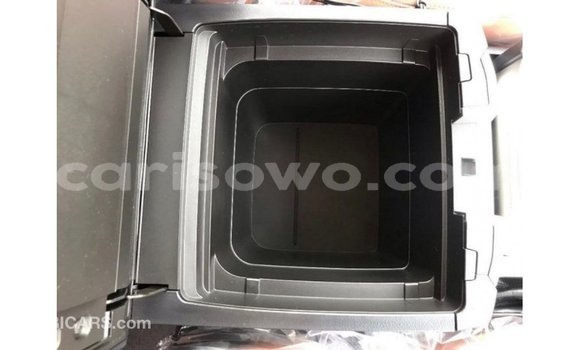 Acheter Import Voiture Toyota Land Cruiser Noir à Import - Dubai, Benin Acheter Import Voiture Toyota Land Cruiser Noir à Import - Dubai, Benin