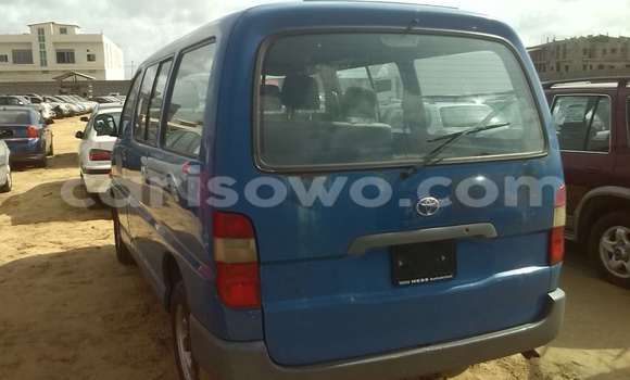 Acheter Occasion Voiture Toyota Hilux Bleu à Porto Novo, Benin Acheter Occasion Voiture Toyota Hilux Bleu à Porto Novo, Benin