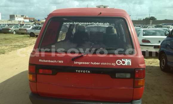 Acheter Occasion Voiture Toyota Echo Rouge à Savalou, Benin Acheter Occasion Voiture Toyota Echo Rouge à Savalou, Benin