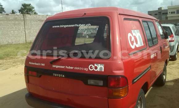Acheter Occasion Voiture Toyota Echo Rouge à Savalou, Benin Acheter Occasion Voiture Toyota Echo Rouge à Savalou, Benin