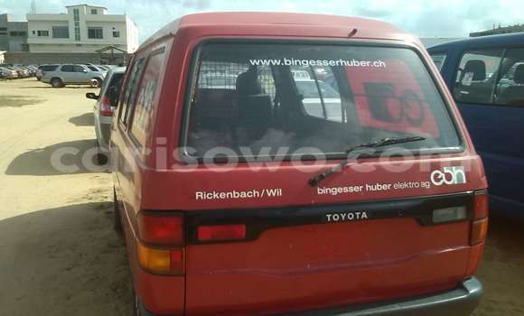 Acheter Occasion Voiture Toyota Echo Rouge à Savalou, Benin Acheter Occasion Voiture Toyota Echo Rouge à Savalou, Benin