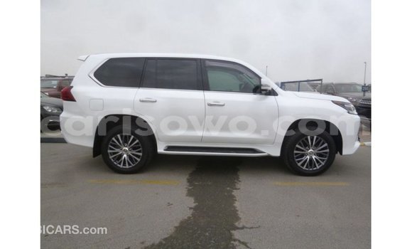 Sayi Imported Lexus LX White Mota in Import - Dubai a Benin Sayi Imported Lexus LX White Mota in Import - Dubai a Benin