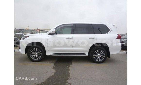 Sayi Imported Lexus LX White Mota in Import - Dubai a Benin Sayi Imported Lexus LX White Mota in Import - Dubai a Benin