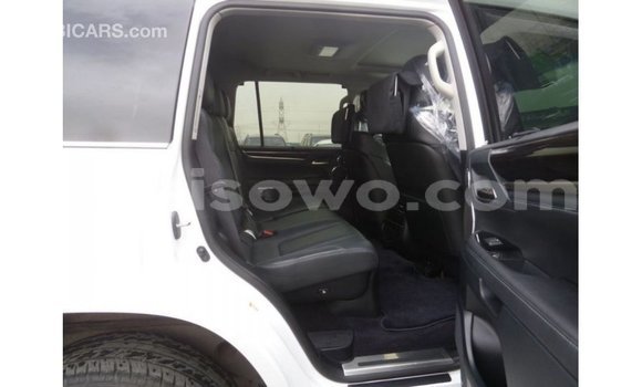 Sayi Imported Lexus LX White Mota in Import - Dubai a Benin Sayi Imported Lexus LX White Mota in Import - Dubai a Benin