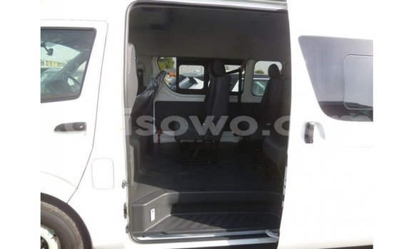 Sayi Imported Toyota Hiace White Mota in Import - Dubai a Benin Sayi Imported Toyota Hiace White Mota in Import - Dubai a Benin
