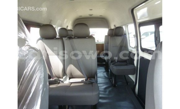 Sayi Imported Toyota Hiace White Mota in Import - Dubai a Benin Sayi Imported Toyota Hiace White Mota in Import - Dubai a Benin