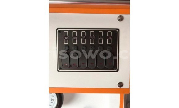 Sayi Imported Toyota Hiace White Mota in Import - Dubai a Benin Sayi Imported Toyota Hiace White Mota in Import - Dubai a Benin