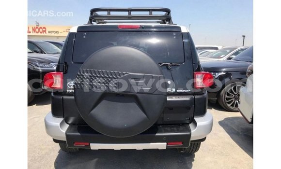 Acheter Import Voiture Toyota FJ Cruiser Noir à Import - Dubai, Benin Acheter Import Voiture Toyota FJ Cruiser Noir à Import - Dubai, Benin