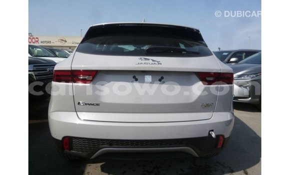Acheter Import Voiture Jaguar E-Pace Blanc à Import - Dubai, Benin Acheter Import Voiture Jaguar E-Pace Blanc à Import - Dubai, Benin