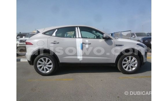 Acheter Import Voiture Jaguar E-Pace Blanc à Import - Dubai, Benin Acheter Import Voiture Jaguar E-Pace Blanc à Import - Dubai, Benin