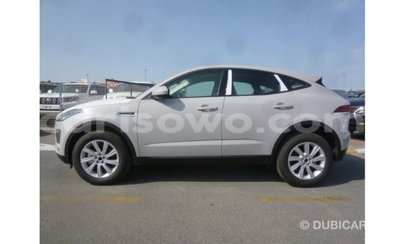 Acheter Import Voiture Jaguar E-Pace Blanc à Import - Dubai, Benin Acheter Import Voiture Jaguar E-Pace Blanc à Import - Dubai, Benin